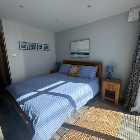 Entire Guest Suite In Four Mile Bridge, Rhoscolyn Valley Esterno foto